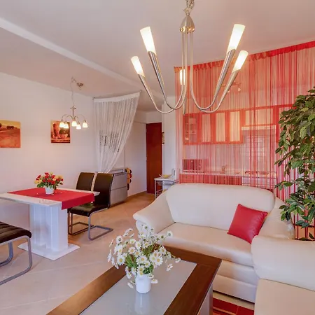 Moderne, Komfortable Nahe Kap Kamenjak Apartman Premantura