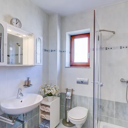 Moderne, Komfortable Nahe Kap Kamenjak Apartment Premantura