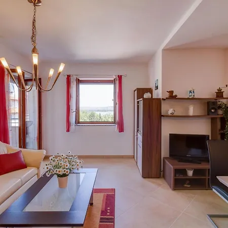 Apartment Moderne, Komfortable Nahe Kap Kamenjak