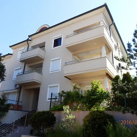 Apartman Moderne, Komfortable Nahe Kap Kamenjak *