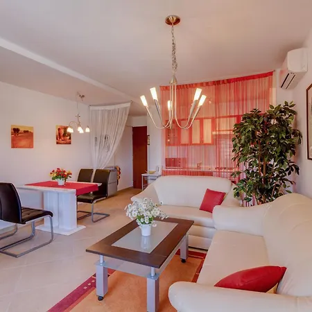 Apartment Moderne, Komfortable Nahe Kap Kamenjak Premantura