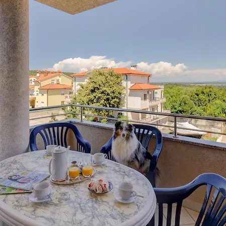 Moderne, Komfortable Nahe Kap Kamenjak Apartment Premantura